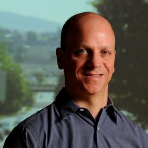 Portrait photo of Mike Brauer