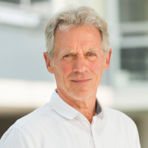 Portrait photo of Robin Gregory