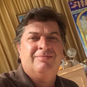 Portrait photo of Alberto Campos